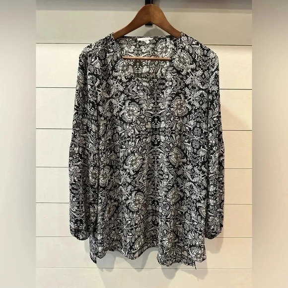 Maurice’s White/ Black Tunic Top- size Large - Picture 1 of 5